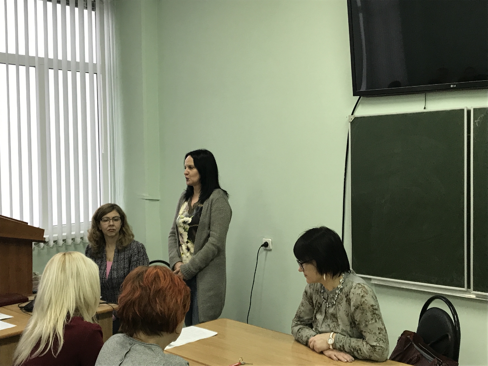 Заседание кафедры «Английский язык» с участием декана ИФФ Суховой О.А.